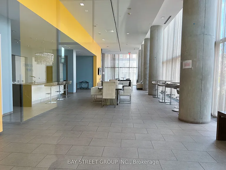 105 The Queensway #1008 — Photo 24