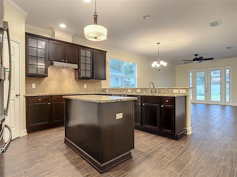 636 Spring Oak Cir — Photo 14