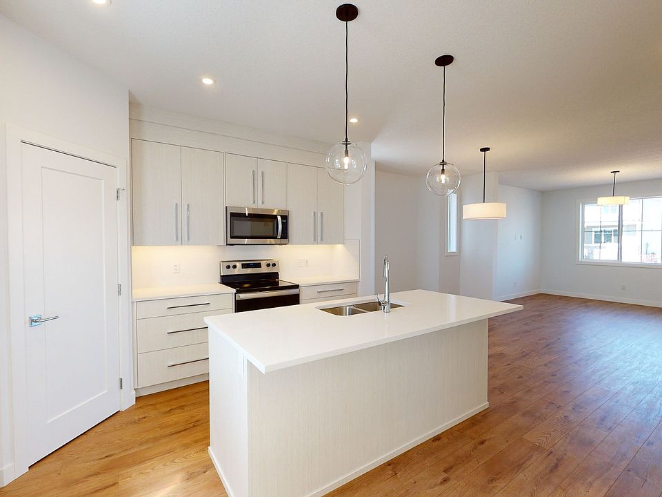 1st image of 128 Chelsea Gln