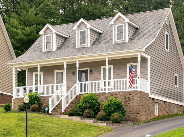 209 Bell Creek Dr, Staunton, VA 24401