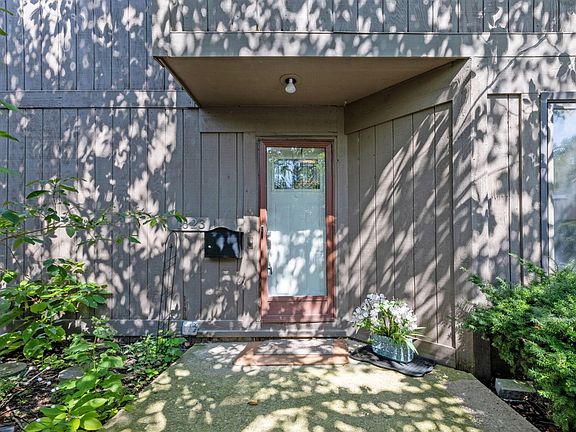 4th image of 1623 Coppertree Rd