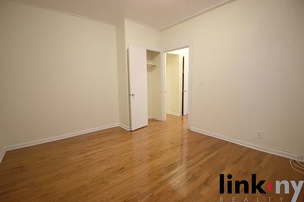 Rented by Link NY Realty | media 14