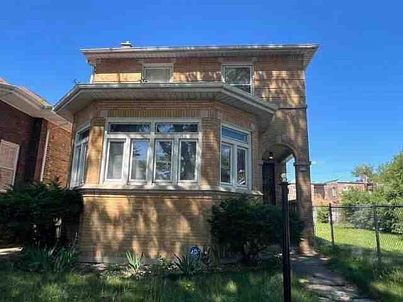 2nd image of 7718 S Bennett Ave