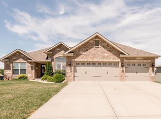 1231 Wentworth Ct, Troy, IL 62294