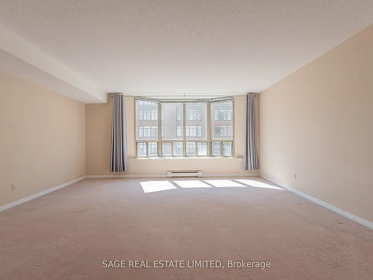 25 George St S #302 — Photo 20