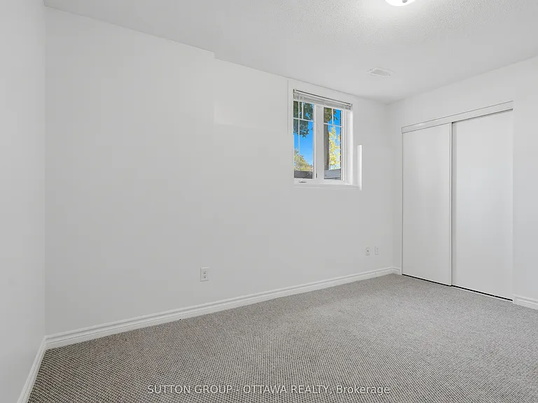 2563 Longfields Dr — Photo 25