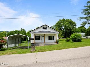 715 E Kentucky Ave, La Follette, TN 37766