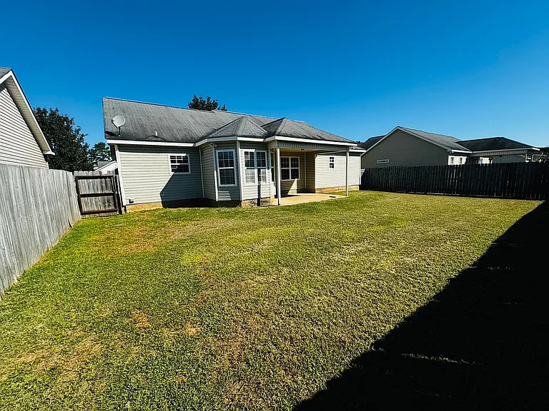 203 Camelot Pl — Photo 22