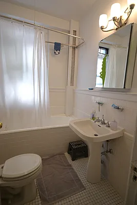 Rented by Bold New York | media 24