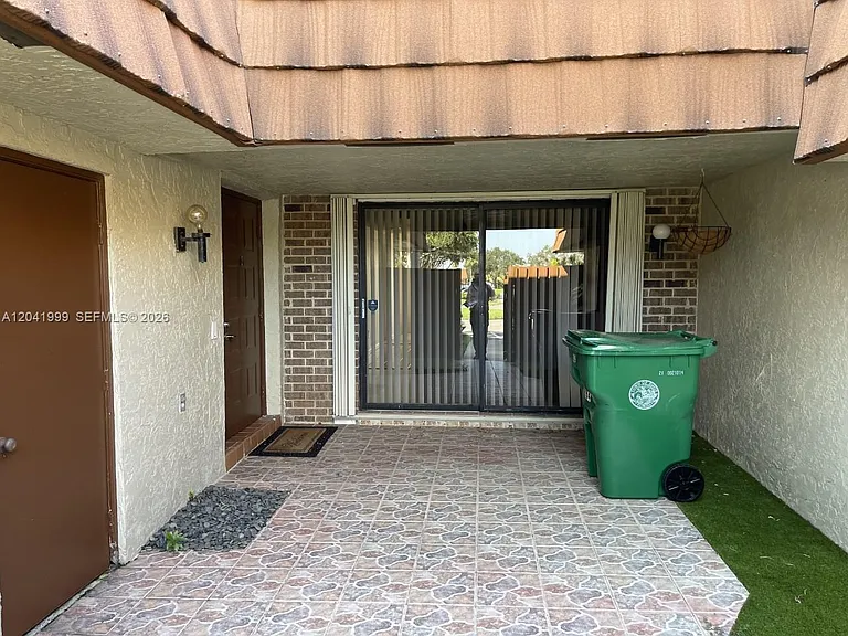 11894 SW 12th Pl #11894 — Photo 5
