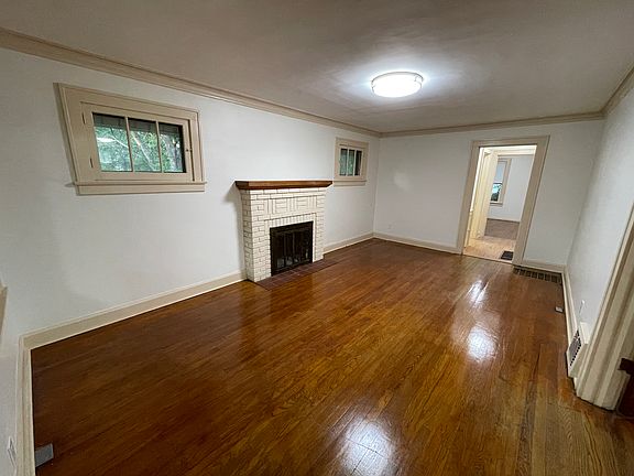 5th image of 275 Forest Hill Dr