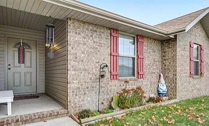 3 bed, 1400 sqft, $1,600 — Photo 2