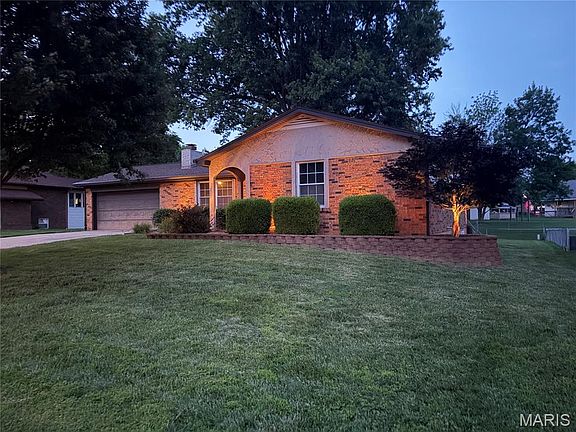 3rd image of 104 San Mateo Dr