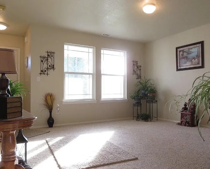 17553 N Chouteau Ave — Photo 3