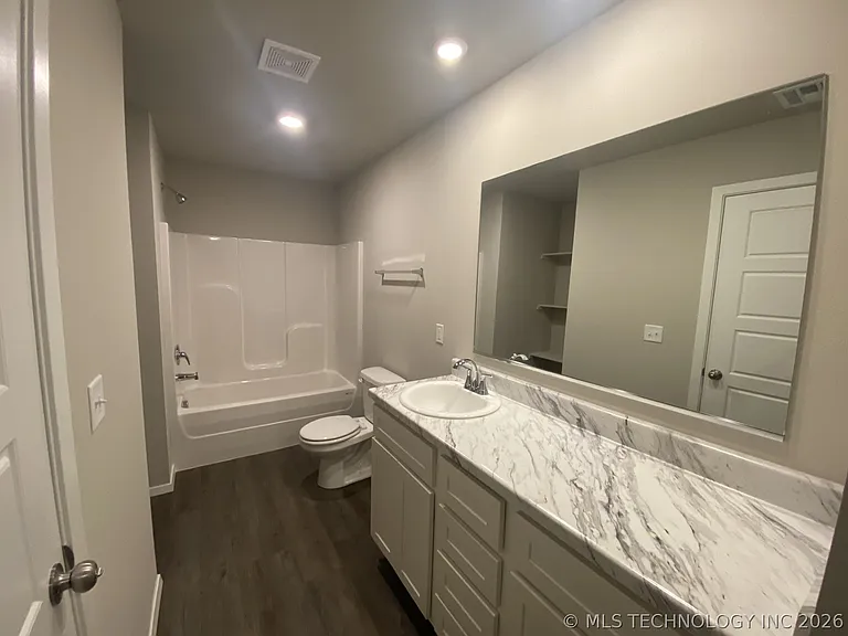 16239 S 88th East Ave — Photo 10