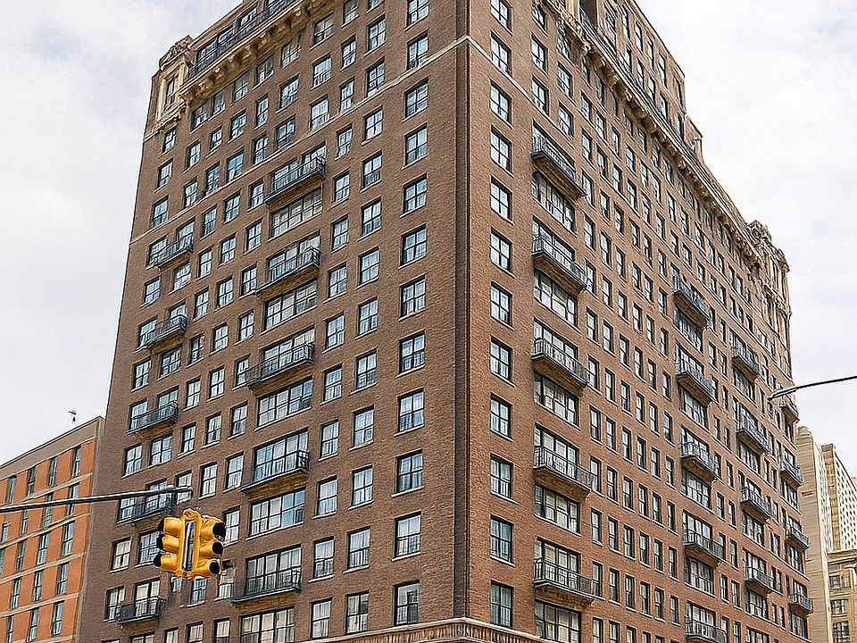 2nd image of 1 University Pl APT 6P