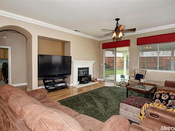 3rd image of 2116 Bastona Dr