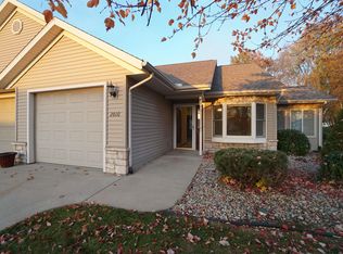2010 Grey Wolf Ct, Warsaw, IN 46582