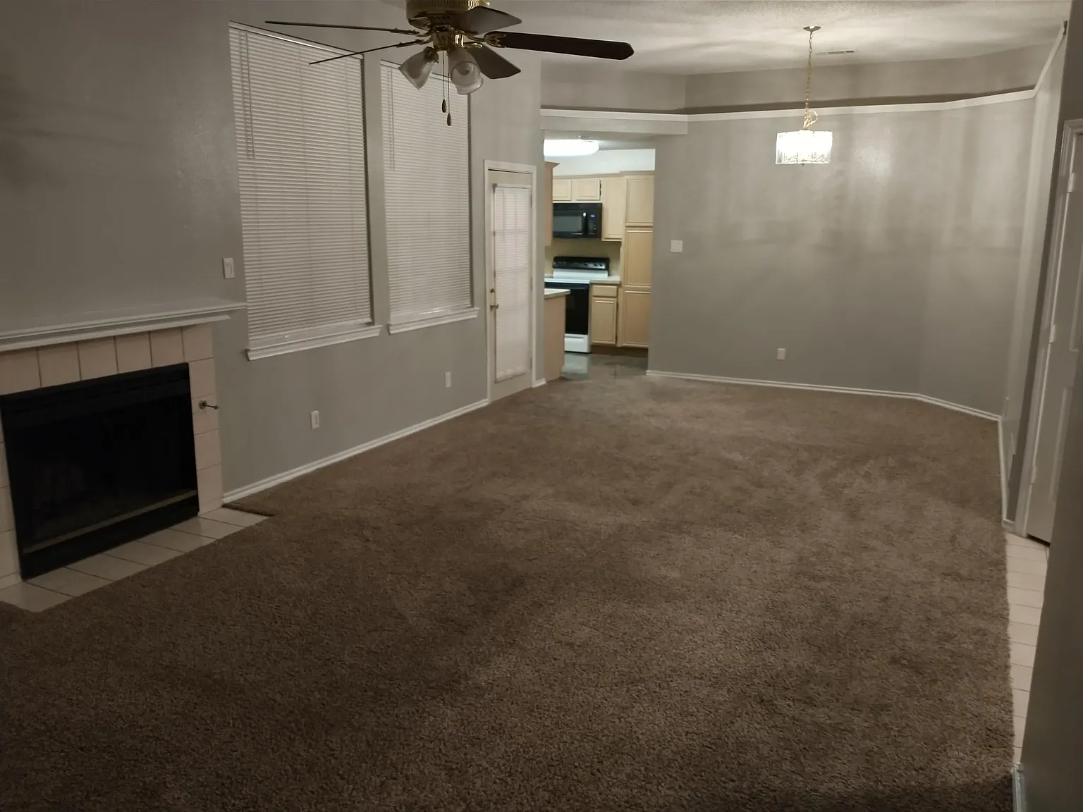 3 bed, 1325 sqft, $1,980 — Photo 3
