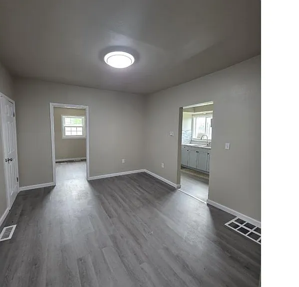 1155 Pinewood Ave — Photo 3
