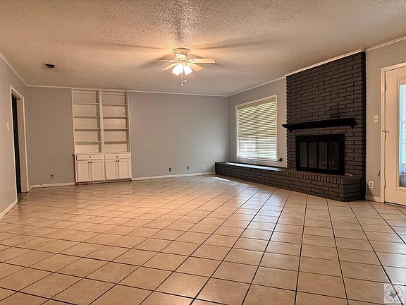 2nd image of 3505 Robin Ln