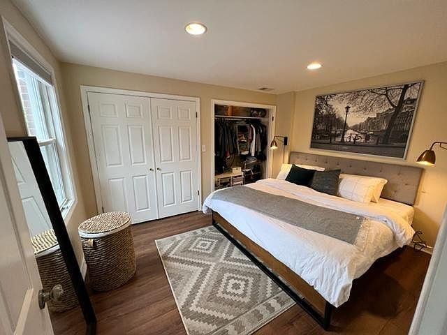 Main bedroom, with two closets. Fits up to King Bed.
