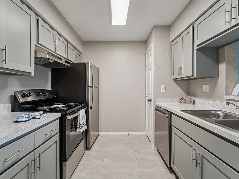 Crosby at Westchase Apartments — Photo 80