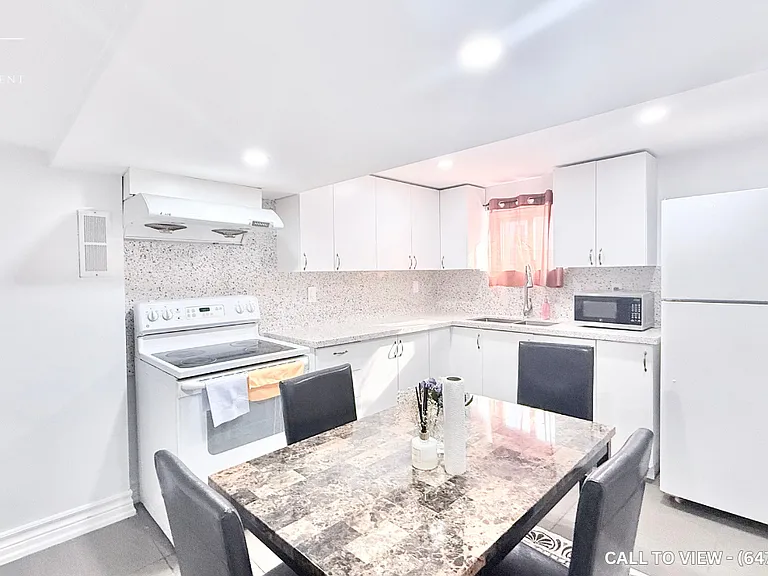 48 Parkington Cres #2 — Photo 1