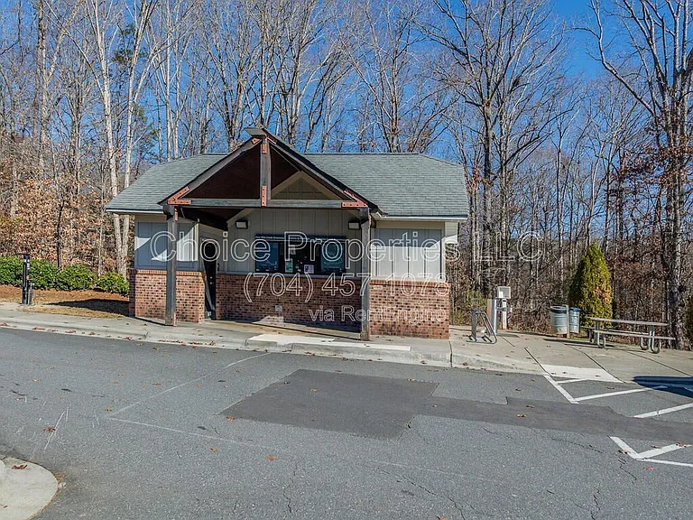 11042 Running Ridge Rd — Photo 25