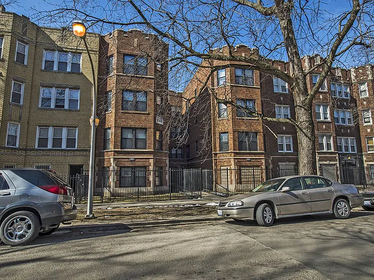 8208 S Drexel Ave — Photo 16