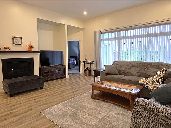 4th image of 200 Nikola Rd #4