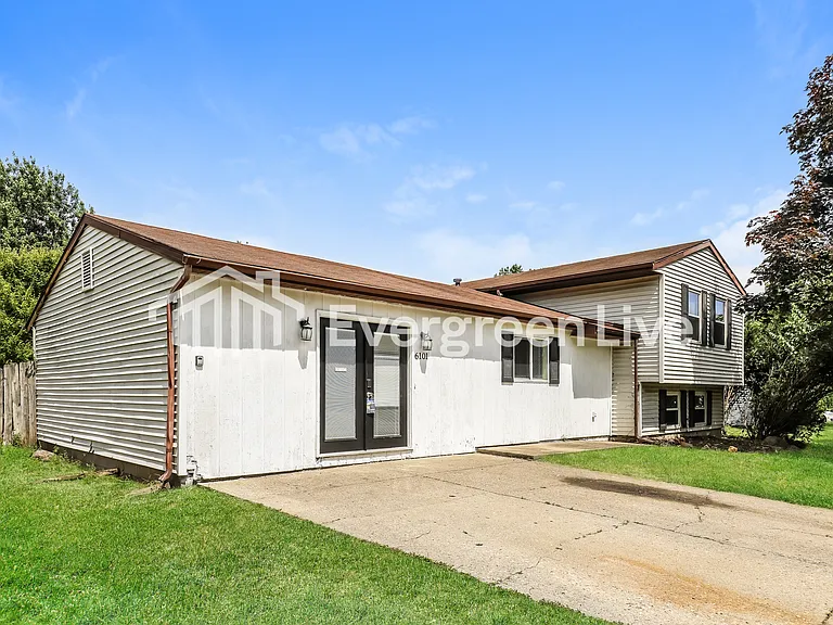6101 Old Mill Dr — Photo 2