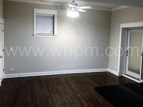4th image of 924 N Hoyne Ave