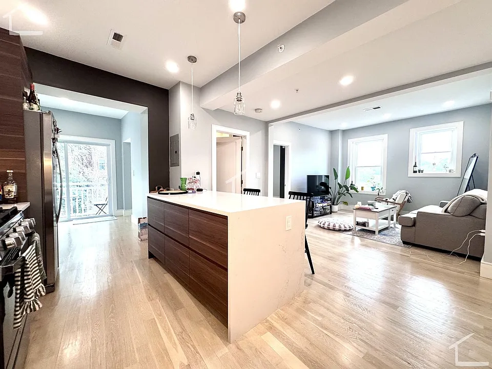 7 University Rd #1