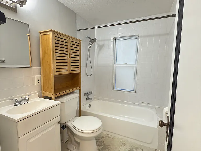 1529 Silman St #B — Photo 6