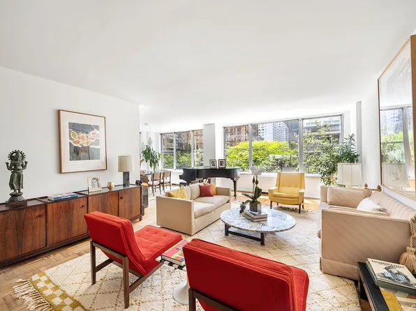 169 E 69th St APT 3C, New York, NY 10021