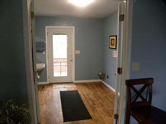 5th image of 1800 Windsor Ave