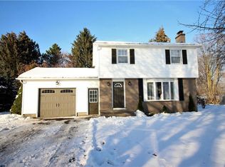 22 Sandstone Dr, Spencerport, NY 14559