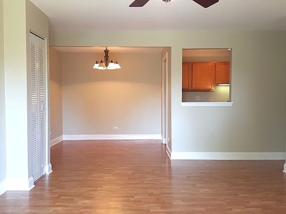 3rd image of 960 N Lakeside Dr APT 3A