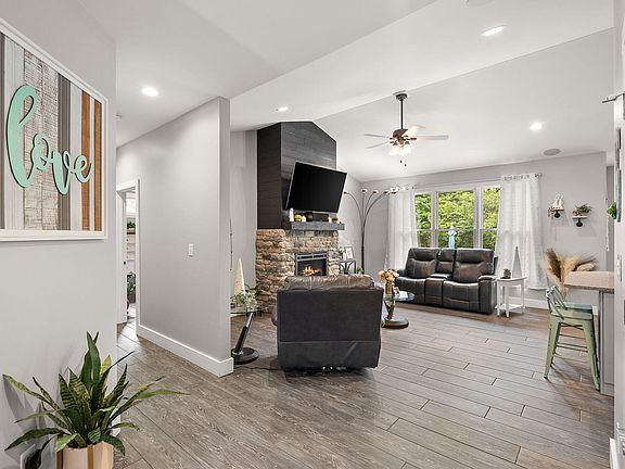 5th image of 10186 Rustic Dr