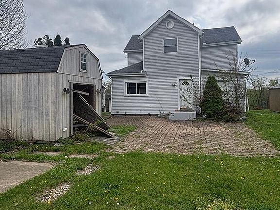 3rd image of 409 2nd St