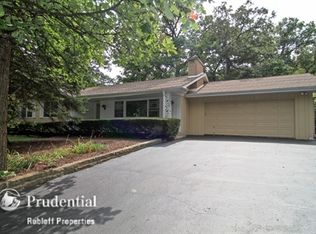 1125 Oak Hill Rd, Downers Grove, IL 60515