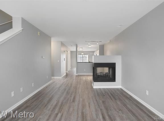 4th image of 3240 Newbury Pl