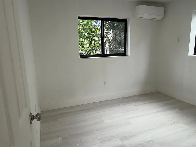 634 SW 7th Ct #4 — Photo 8