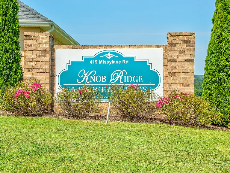 Knob Ridge Apartments — Photo 12