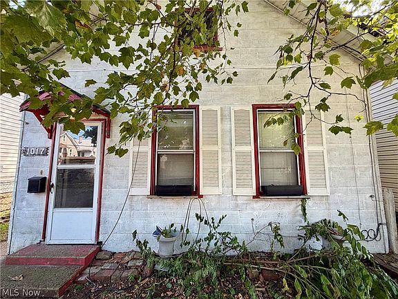 3rd image of 1015-1017 Auburn Ave