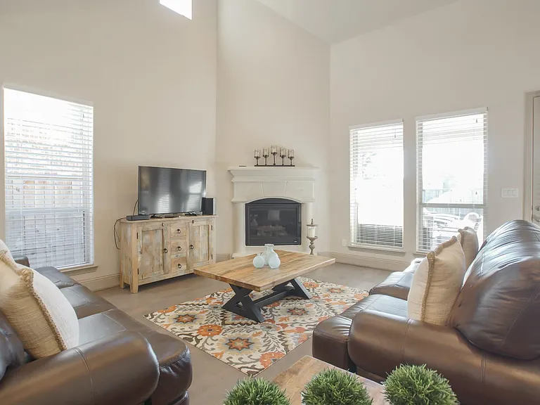 47 N Lochwood Way — Photo 23