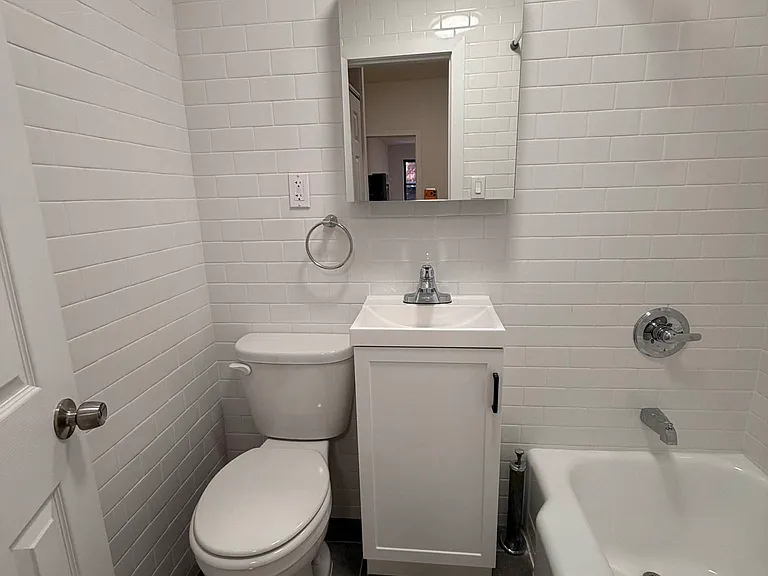 417 E 72nd St #3C — Photo 4