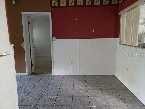 4th image of 2203 Florence Ave