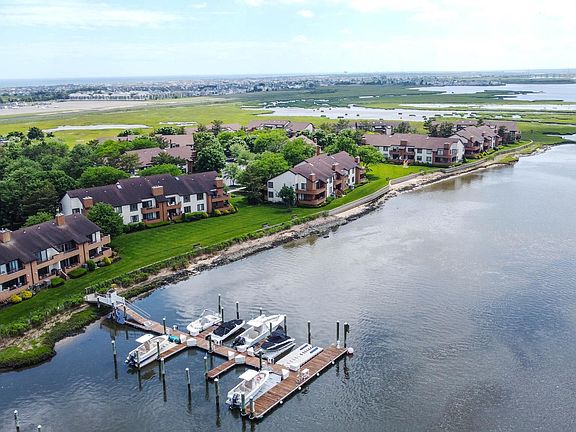 2nd image of 106 Reef Dr